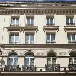 Nell Paris